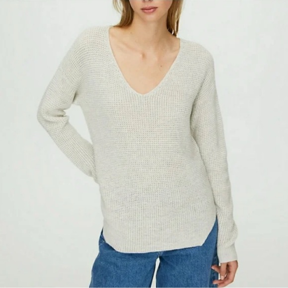 NEW Aritzia Wilfred Free Wolter 100% Merino Wool Sweater
• Size Small - Picture 1 of 6